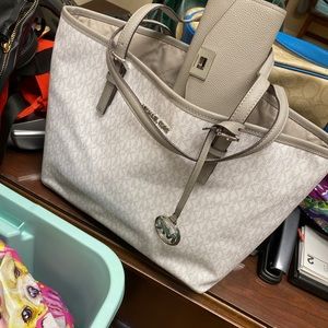 Michael kors purse and wallet set